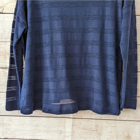 Splendid Size Medium Blue Sheer Knit Blouse Stripe V-Neck Career Top - Picture 10 of 10